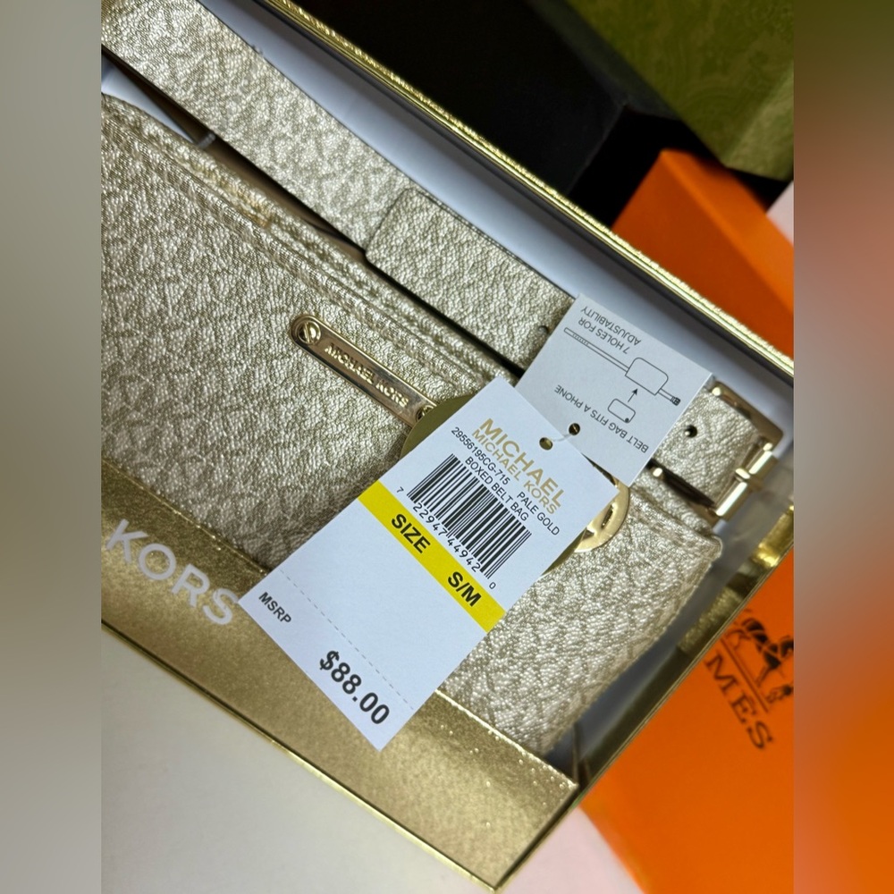 ๐MICHAEL KORS w/Box 2Gold Tone Logo Design W/Gold Hardware S/M - Picture 5 of 17